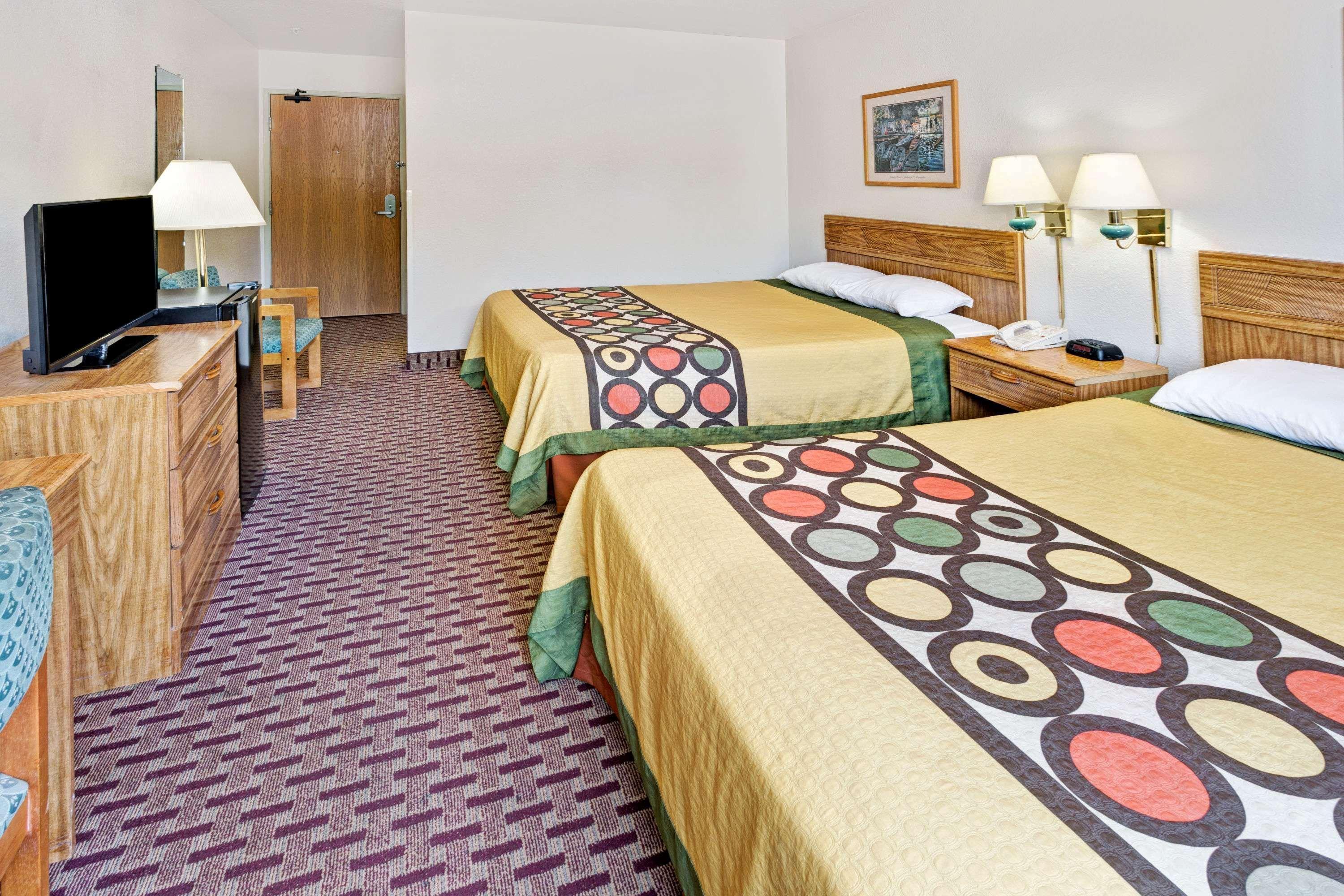 Super 8 By Wyndham Canonsburg/pittsburgh Area Canonsburg