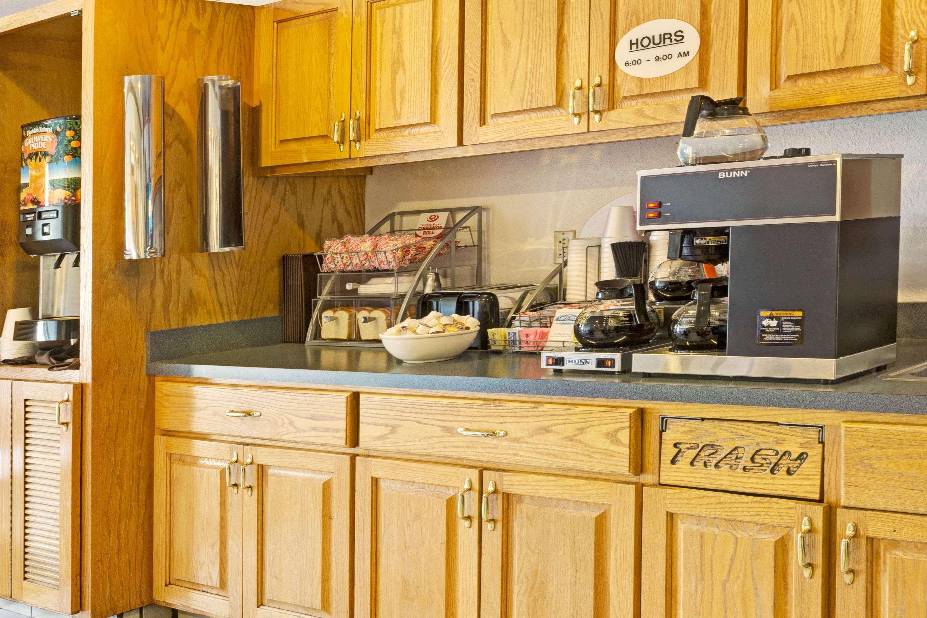 Super 8 By Wyndham Canonsburg/pittsburgh Area Hotel Canonsburg