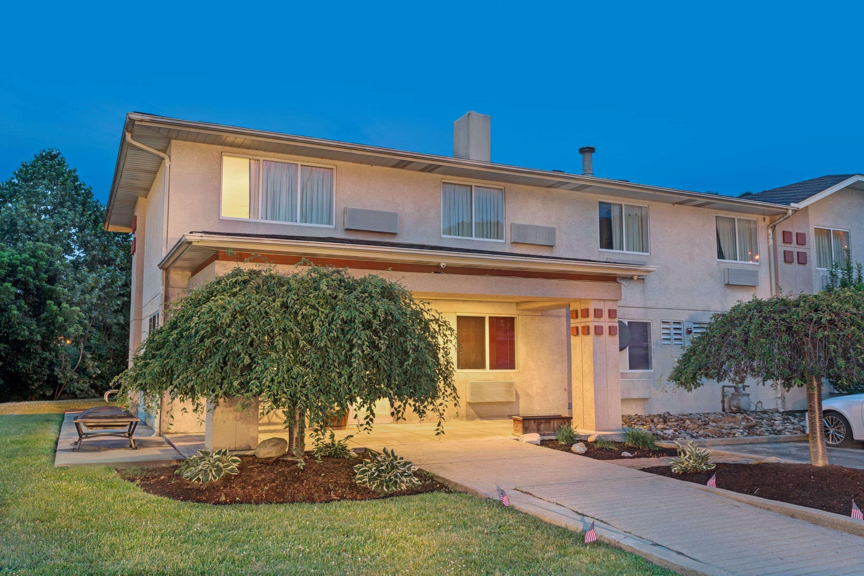 Super 8 By Wyndham Canonsburg/pittsburgh Area Canonsburg
