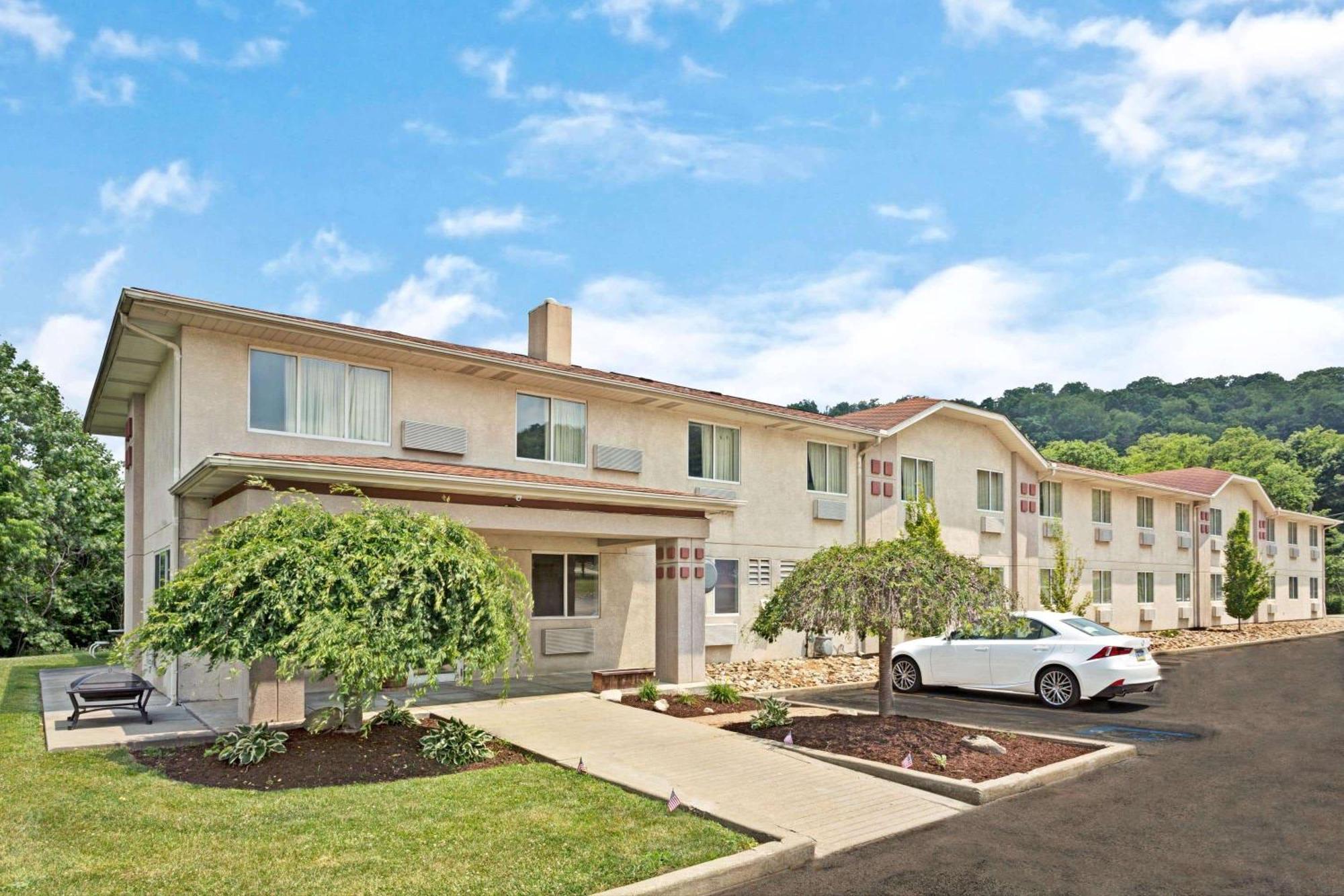 Super 8 By Wyndham Canonsburg/pittsburgh Area Canonsburg
